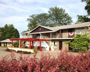 Vinehurst Inn & Suites